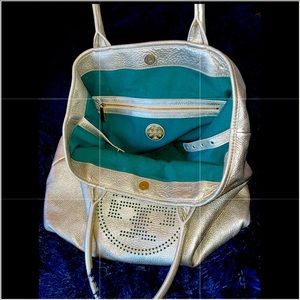 Tory Burch tote bag perfect for any outfit!